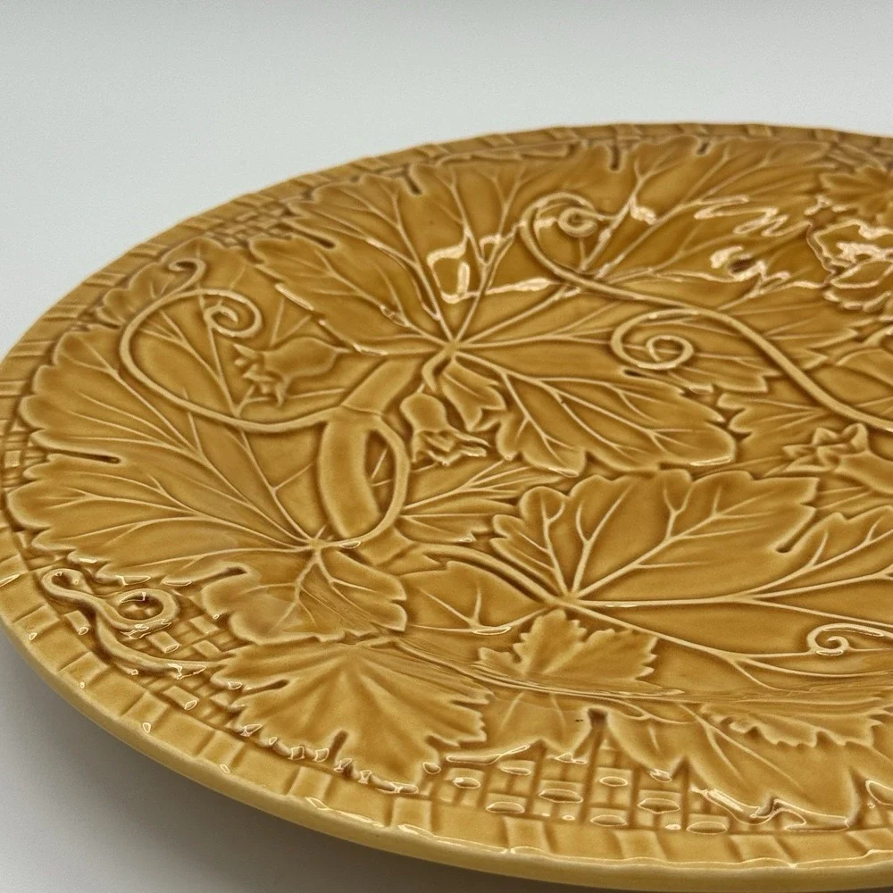Bordallo Pinheiro Majolica Grapevine Leaves Serving Platter‎ Plate 12